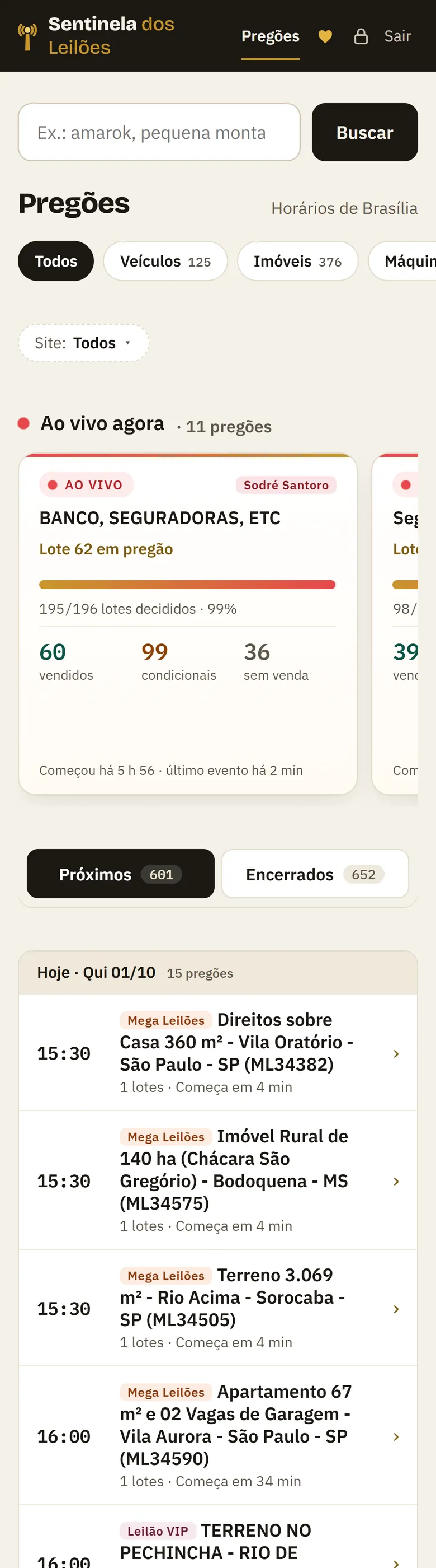 Lista de pregões do dia no celular, com separadores por dia e os pregões ao vivo